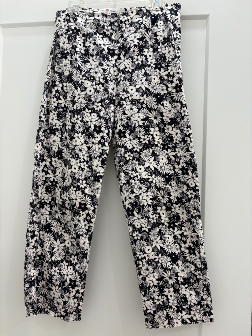 SFA Real Clothes Black & White Cotton Capri Pants; Size: 2 Petite